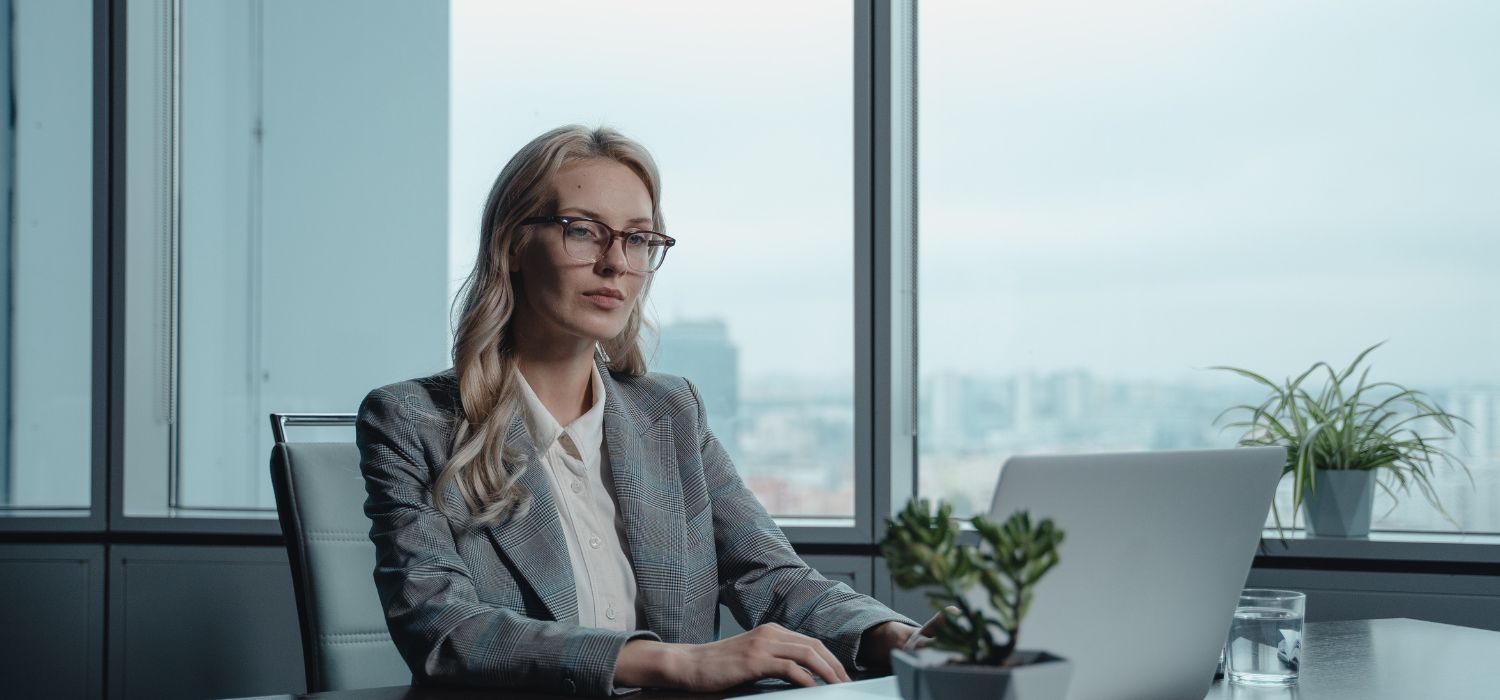 Checklist detailing the signs that your business needs specialized cloud security consulting services.
