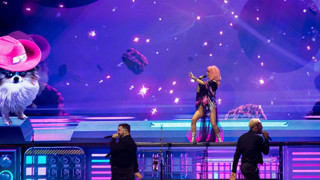 Shania Twain Shakes up the Smoothie King Center Where Y'at New Orleans